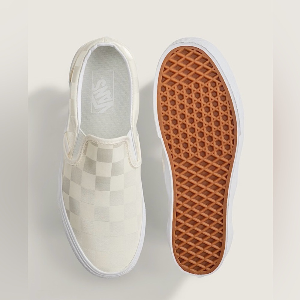 NEW VANS CHECKERED STACKFORM PLATFORM SLIP ON SHI… - image 2